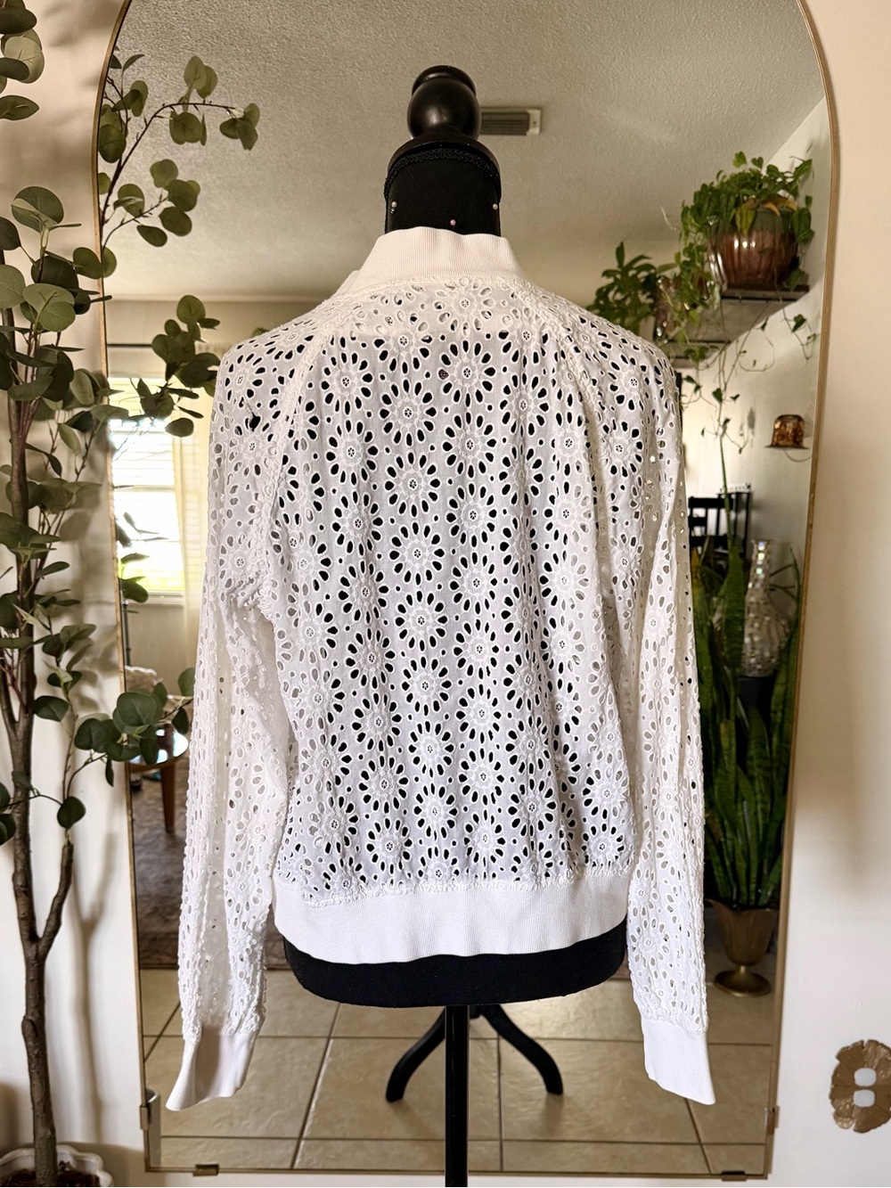 Victoria’s Secret White Eyelet Bomber Jacket Large Cottagecore Boho Floral - Picture 4 of 16